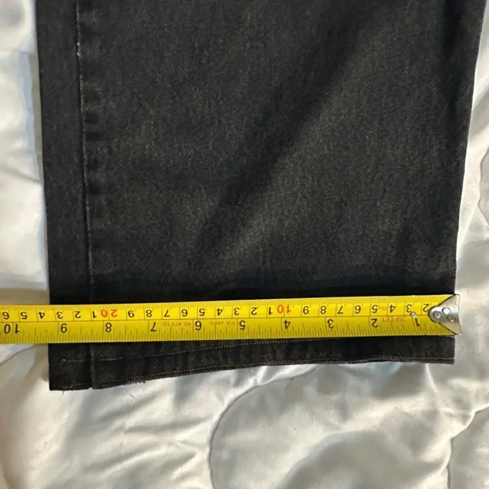 Levis black 501 Shorts for men Waist :38, Inseam 17 inches